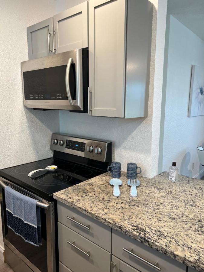 Hostal Beach Vacation Mode Bradenton Eksteriør bilde