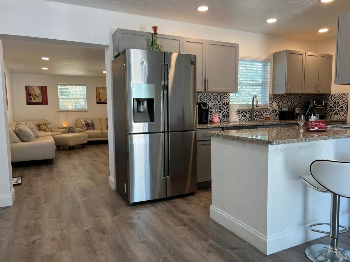 Hostal Beach Vacation Mode Bradenton Eksteriør bilde